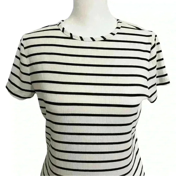 COPY - Banana Republic Striped Fitted Short Sleeve Top-NWOT - Picture 2 of 5